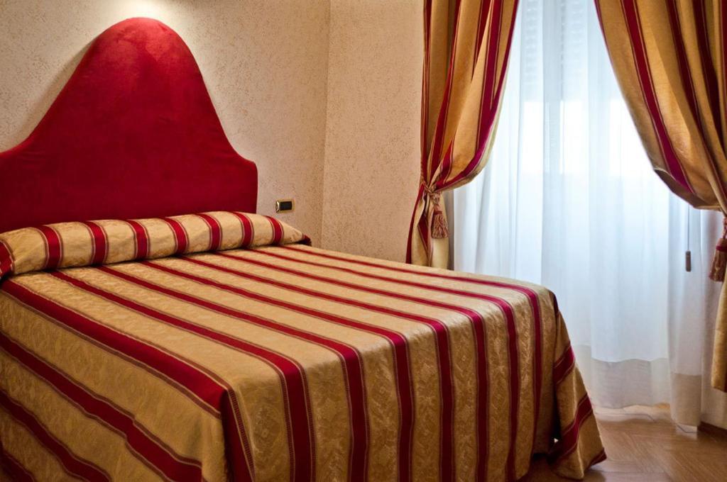 Hotel Brignole Janov Pokoj fotografie